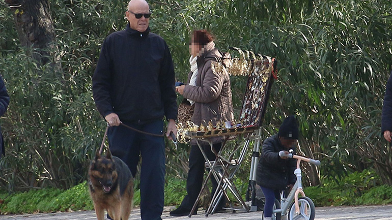 Xριστίνα Κοντοβά-Τζώνη Καλημέρης: Βόλτα με τη μικρή Ada και τον παππού της